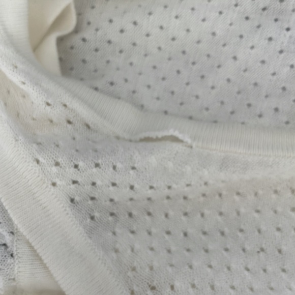 Burberry cream lightweight cotton blend sleeveless top with perforated design - Picture 10 of 12